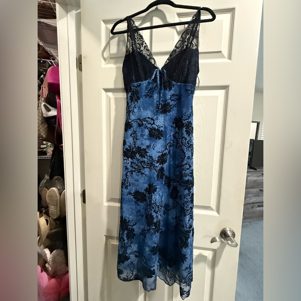 Elegant Blue and Black Lace Maxi Dress